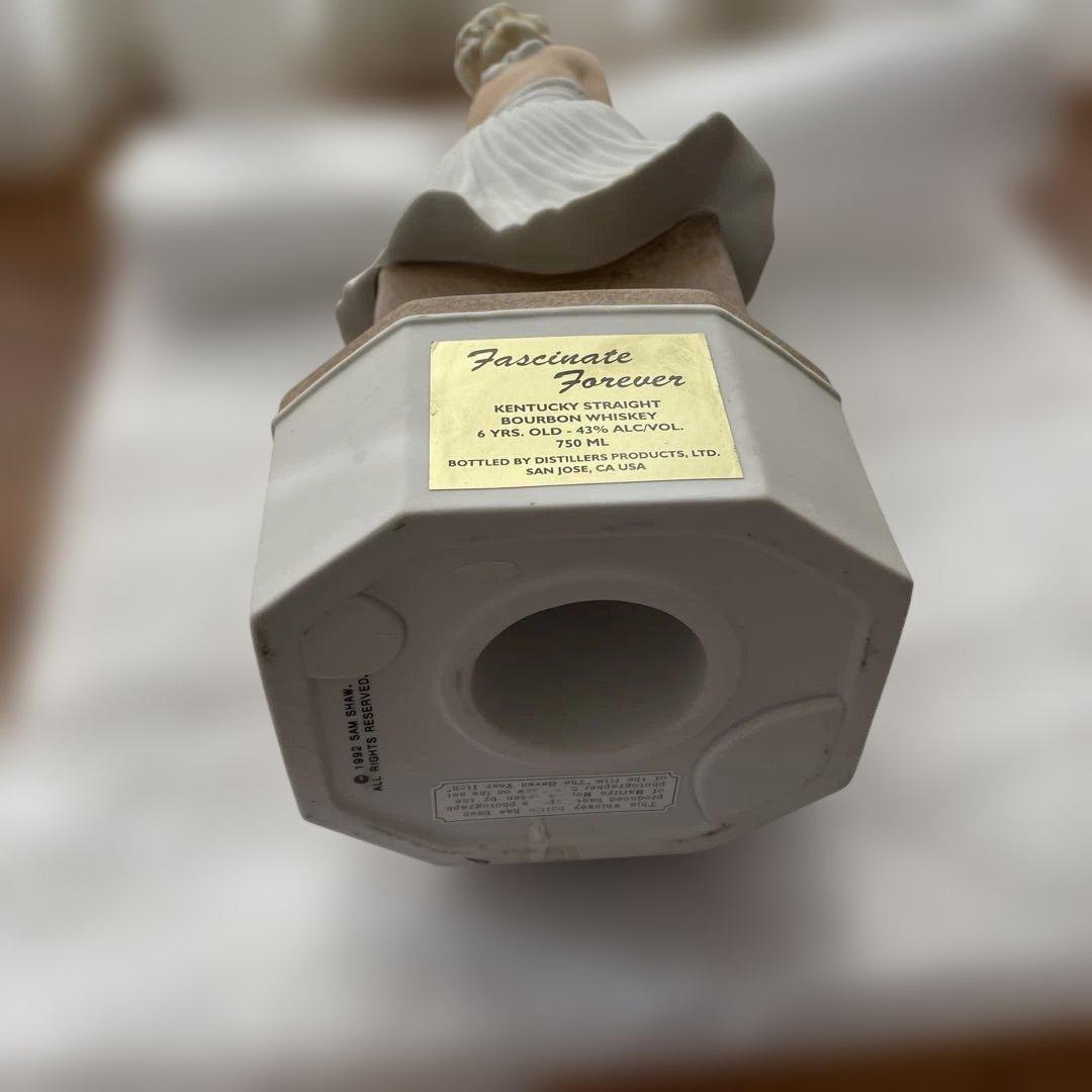 マリリンモンロー「七年目の浮気」陶器ボトル 開栓済