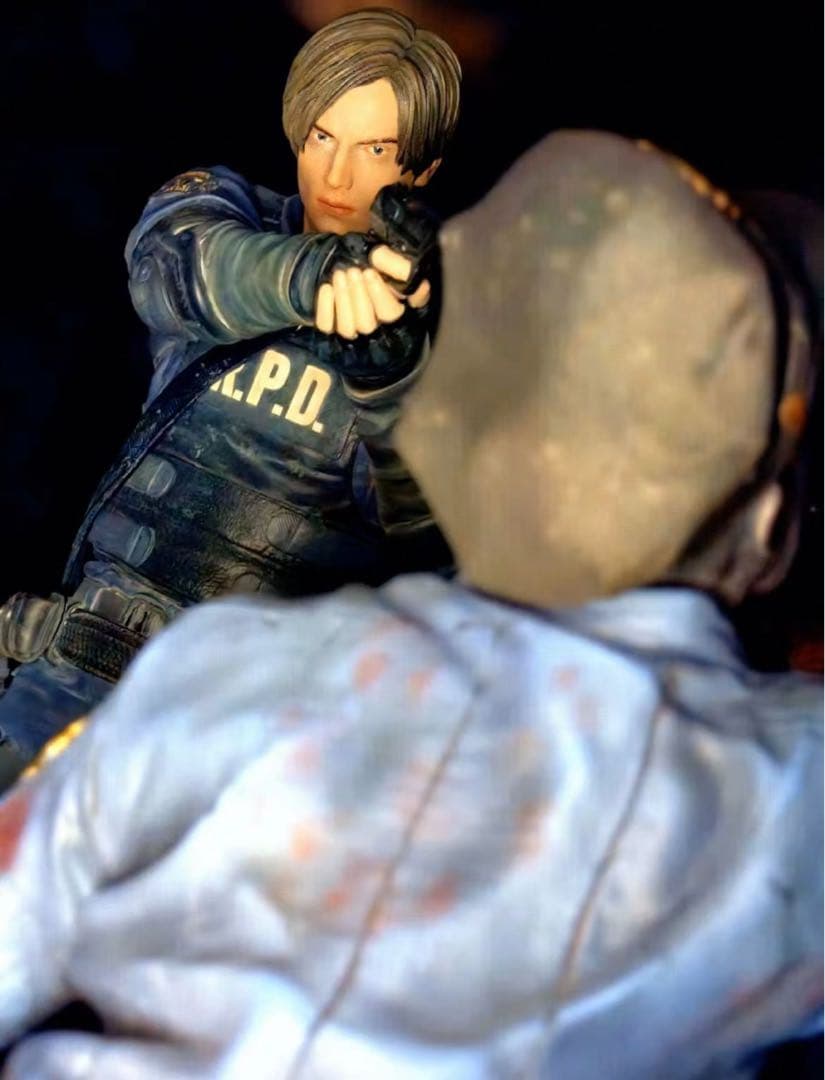 バイオハザード レオン 1/4 ガレージキット ガレキ スタチュー①