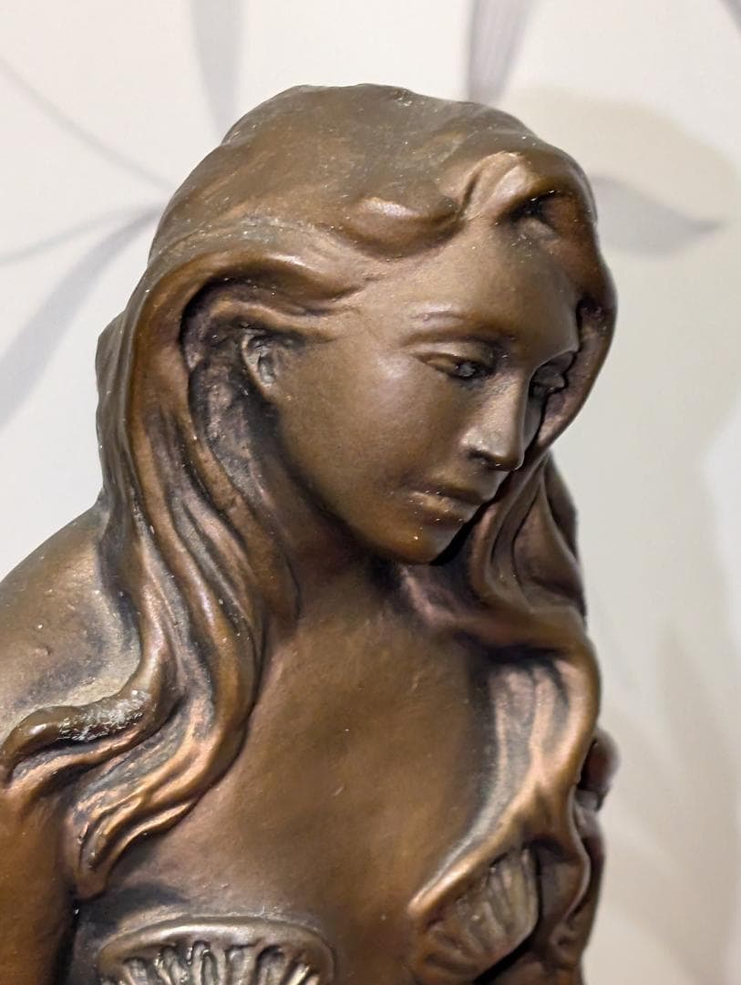 オースティン　彫刻　『ささやく海』Heath銘