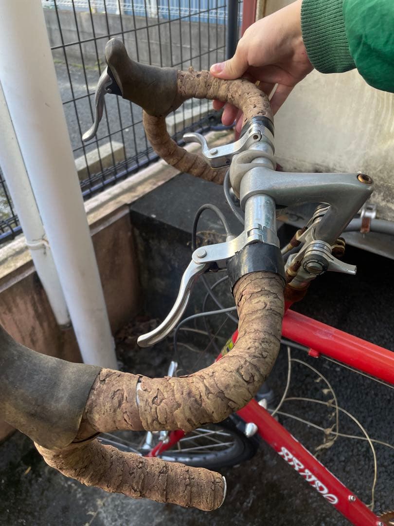 BRUNO 赤 ロードバイク スチールフレーム　パンクしてます