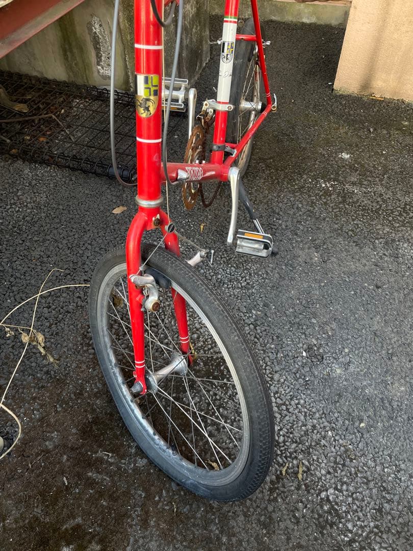 BRUNO 赤 ロードバイク スチールフレーム　パンクしてます