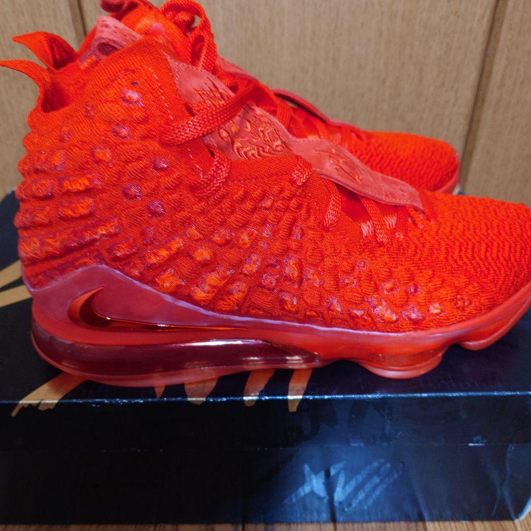 レブロン 17 Lebron ナイキ スニーカー