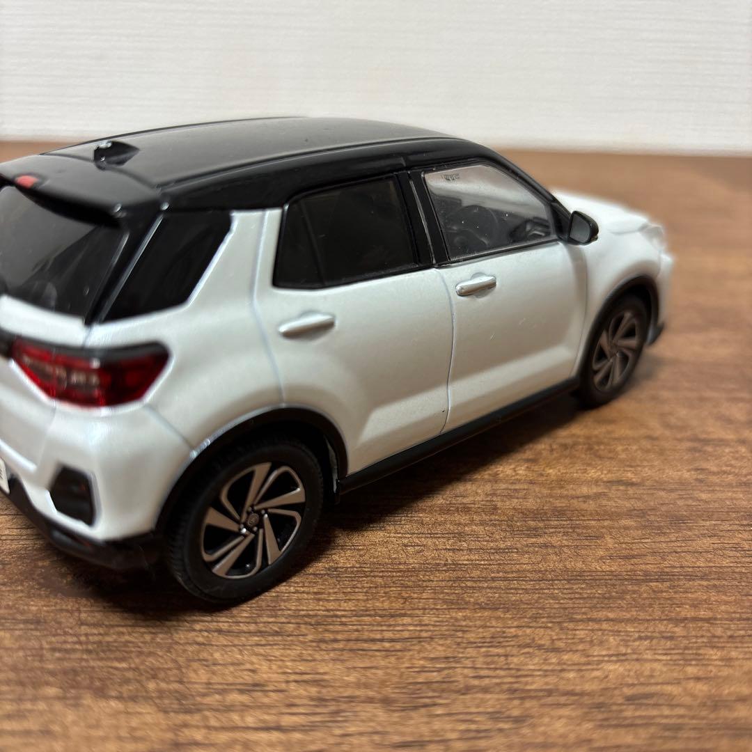 【ディーラー非売品】トヨタ ライズ カラーサンプル 1/30ホワイトツートン