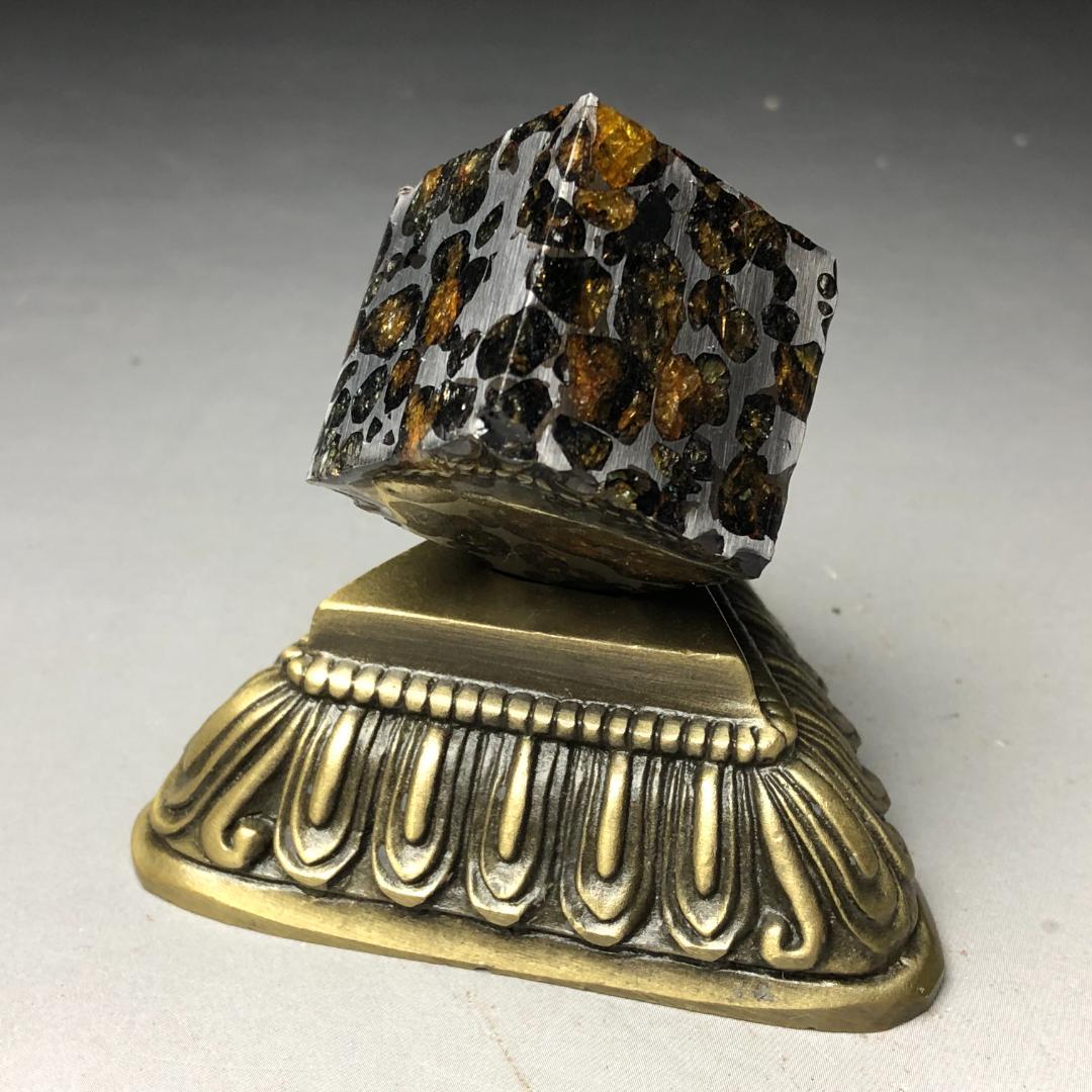 も*た様 パラサイト隕石 隕石　石鉄隕石　セリコ隕石 美品　重さ約103ｇ　台付