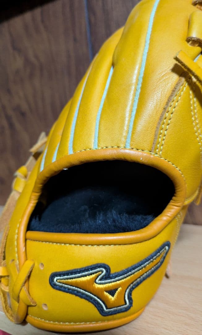 Mizuno イエロー グローブ
