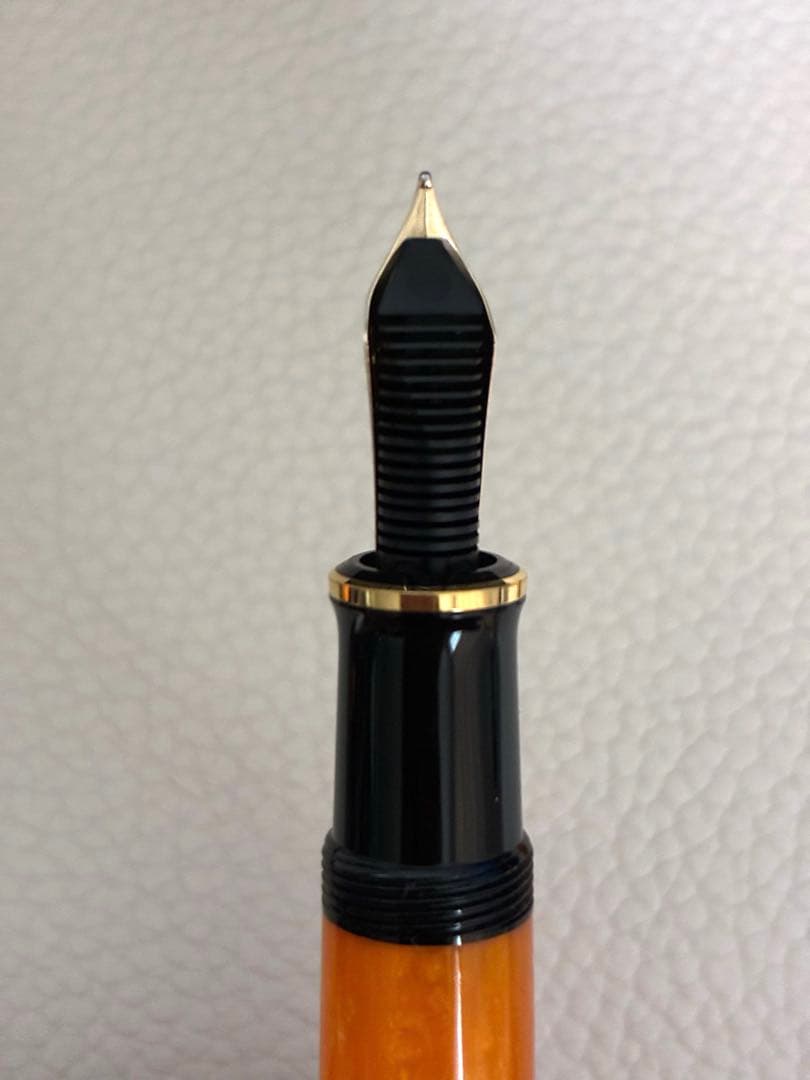 【最終値下げ】ペリカン万年筆スーベレーン M600 ヴァイブラントオレンジ EF