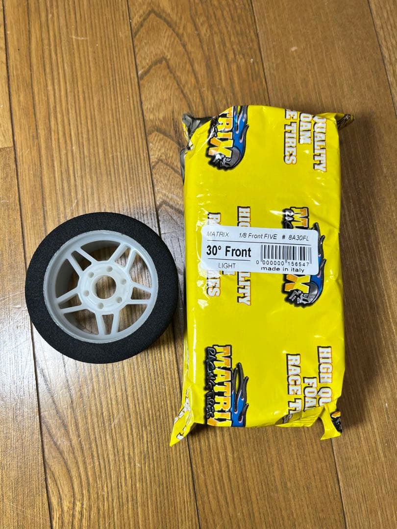 イタリア　マトリックス製　1/8GPレーシング　ホイール付タイヤ　29個　新品