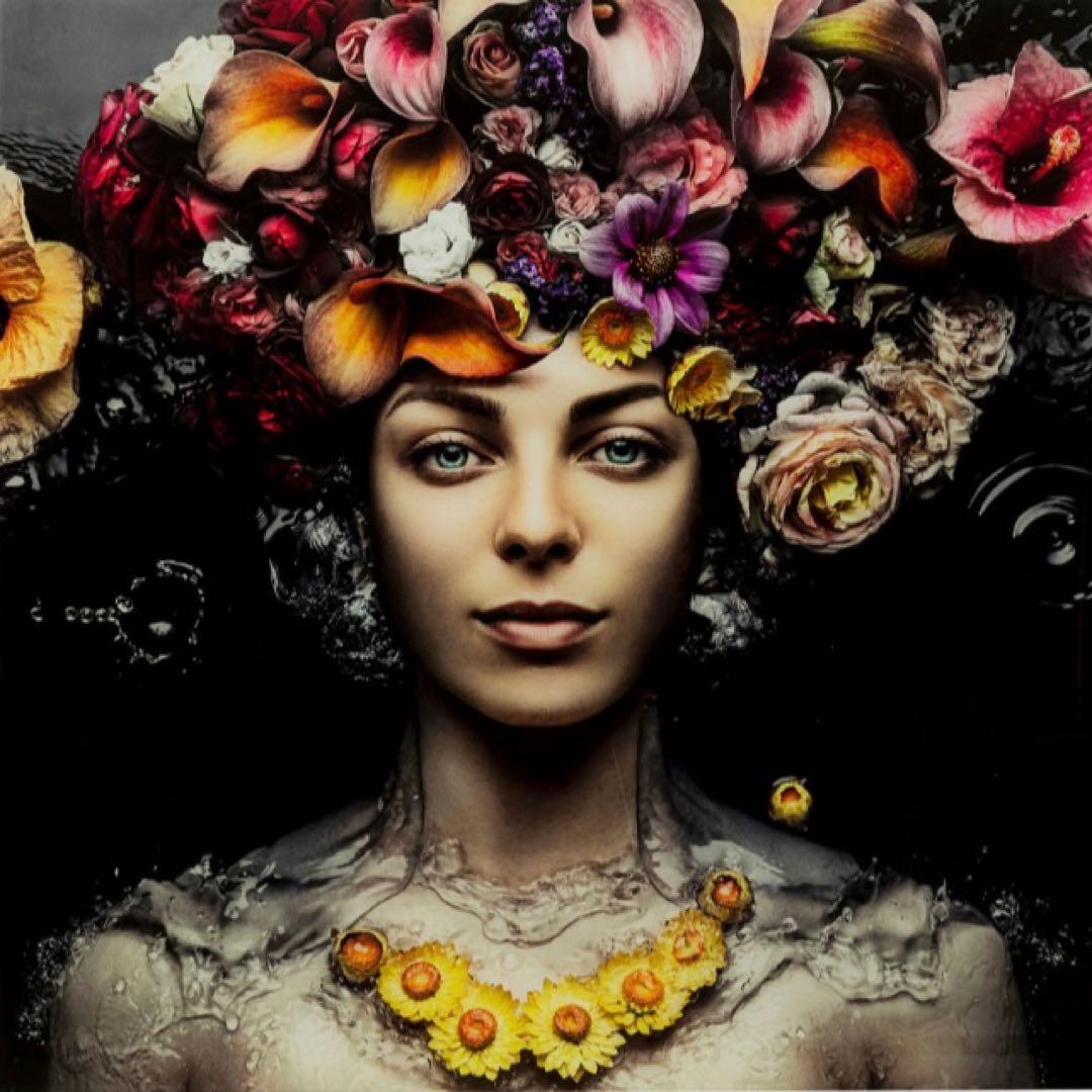 KARE フラワーアートレディ80x80cm　ガラスアート