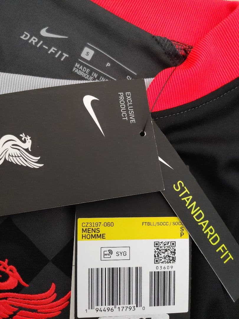 【未使用タグ付き/正規品】リバプール　ロバートソン　ユニフォーム