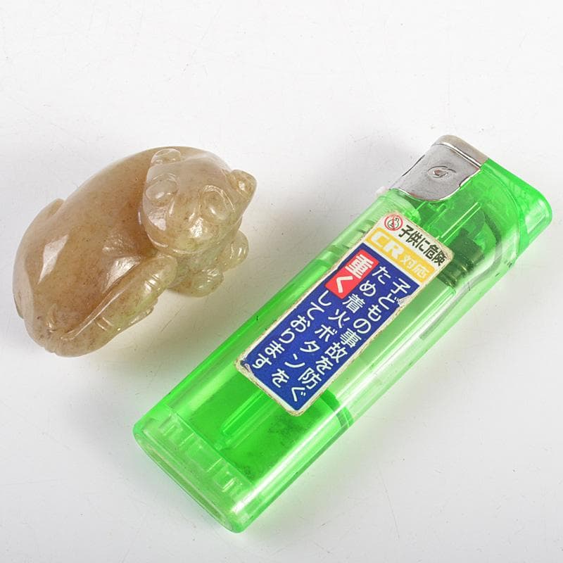 中国　玉石彫刻　神獣刻　根付　紙鎮　置物　C　7265E