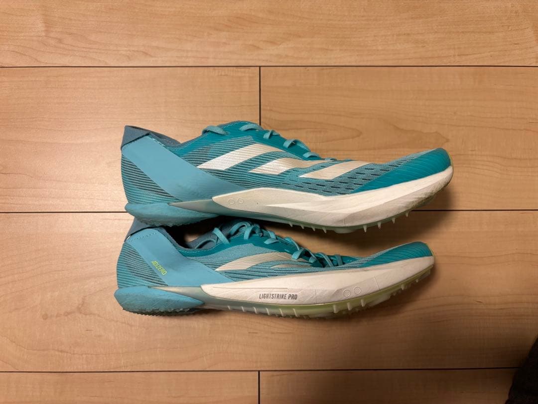 アディゼロ　アンビション28.0センチ