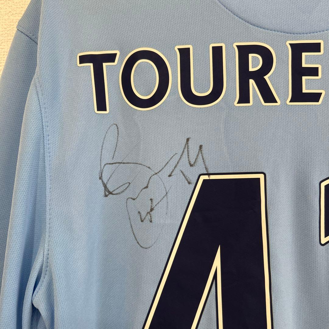 ヤヤトゥーレ　直筆サイン入り　ユニフォーム