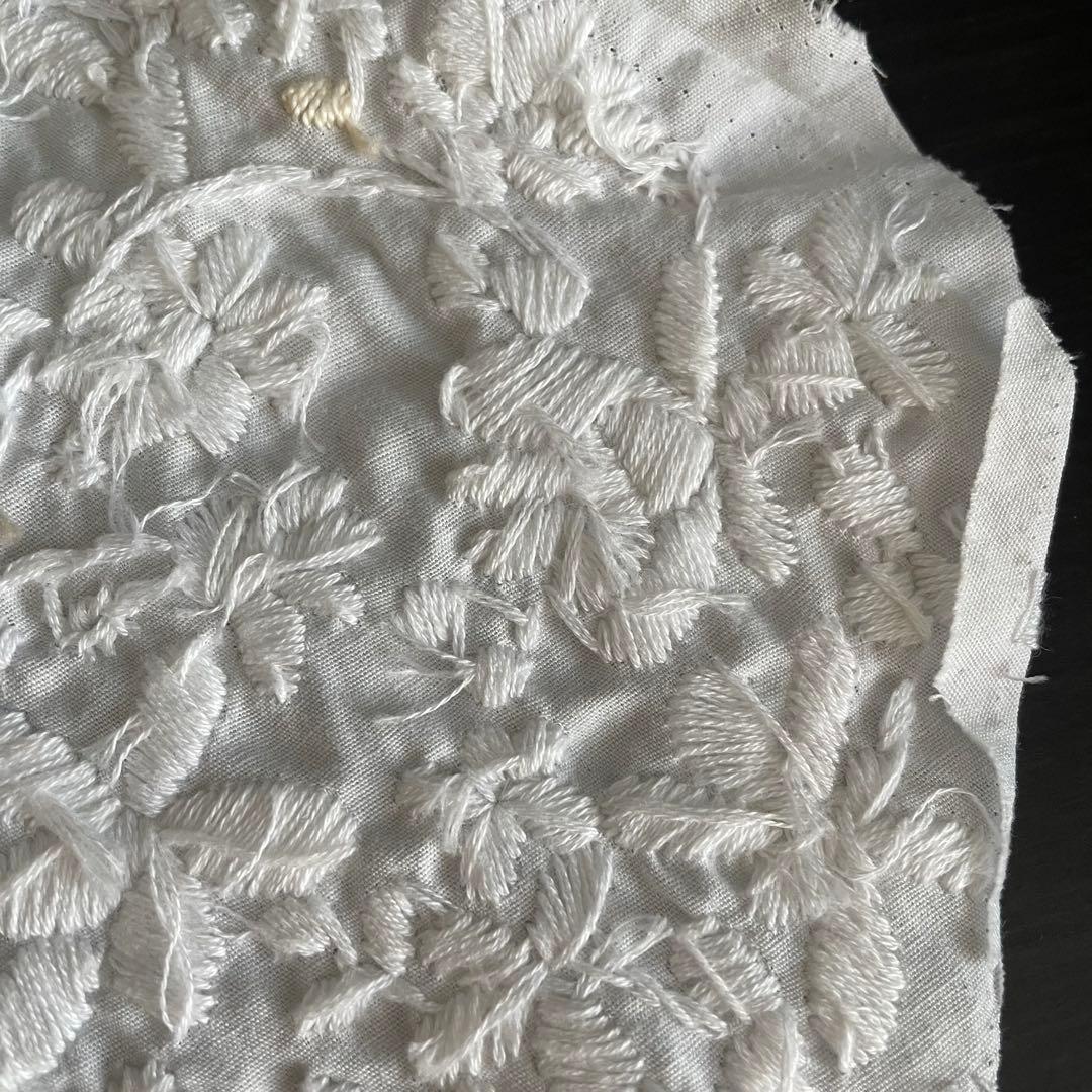 至高の手仕事/極厚立体刺繍パーツ /純白の陰影が織りなす一点モノの芸術