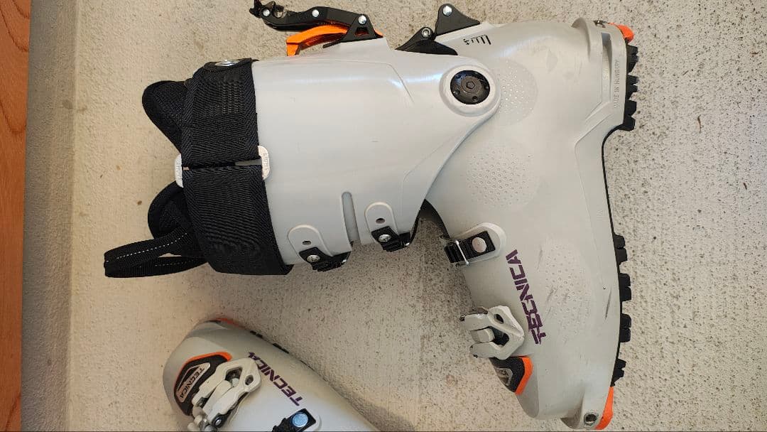 TECNICA zero G tour23cm 女性バックカントリースキーブーツ