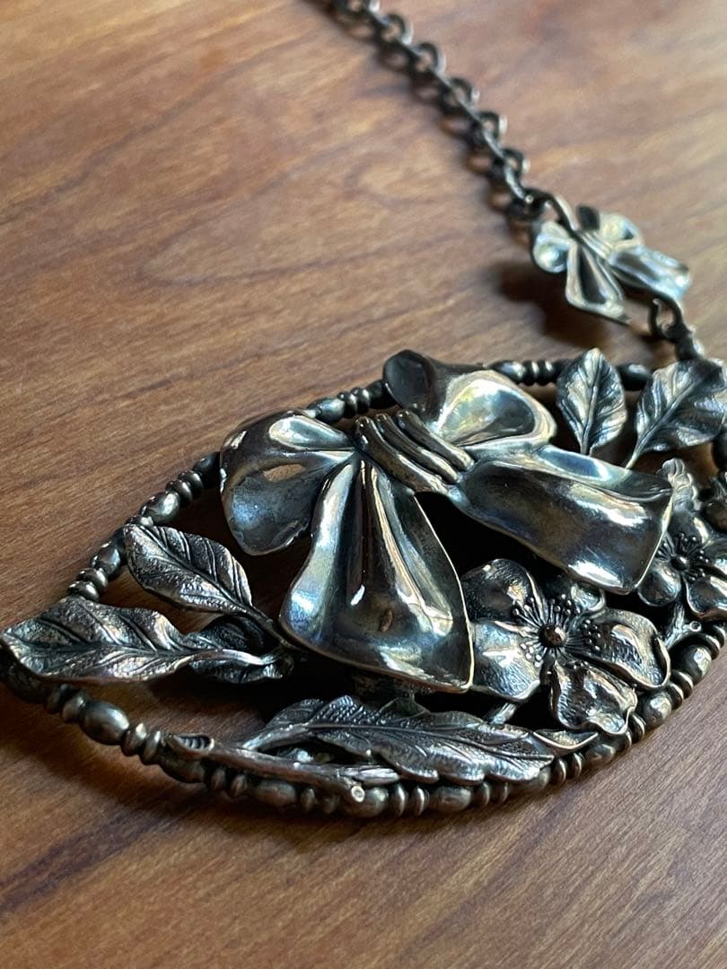 ⬇️アンティーク　ヴィンテージ　⭐︎ リボン　ネックレス