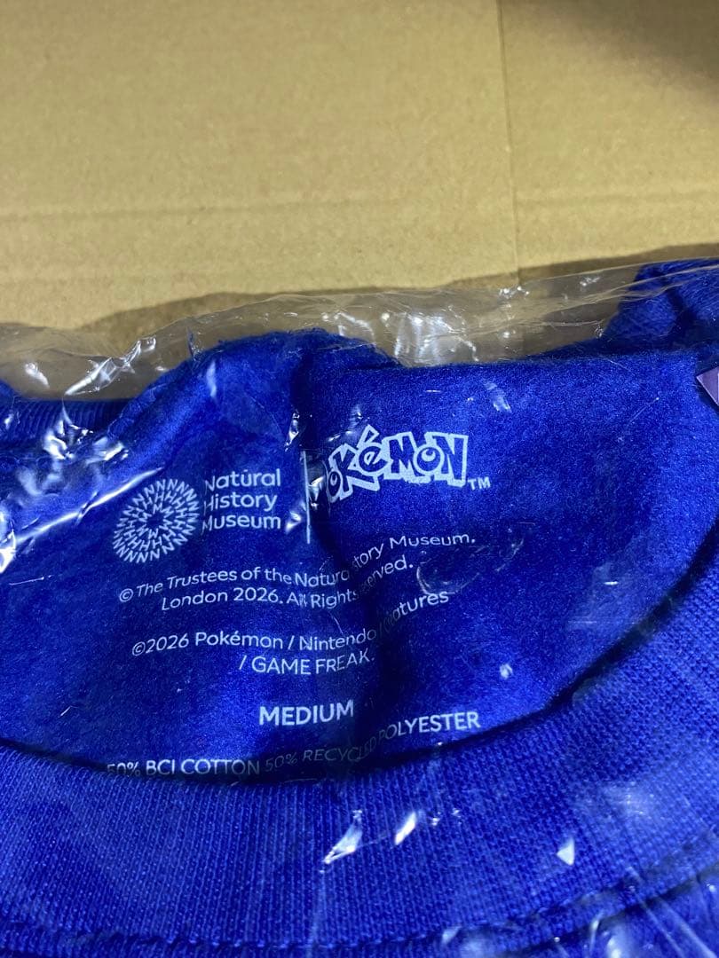ポケモン ロンドン自然史博物館 トレーナー　スウェット　M