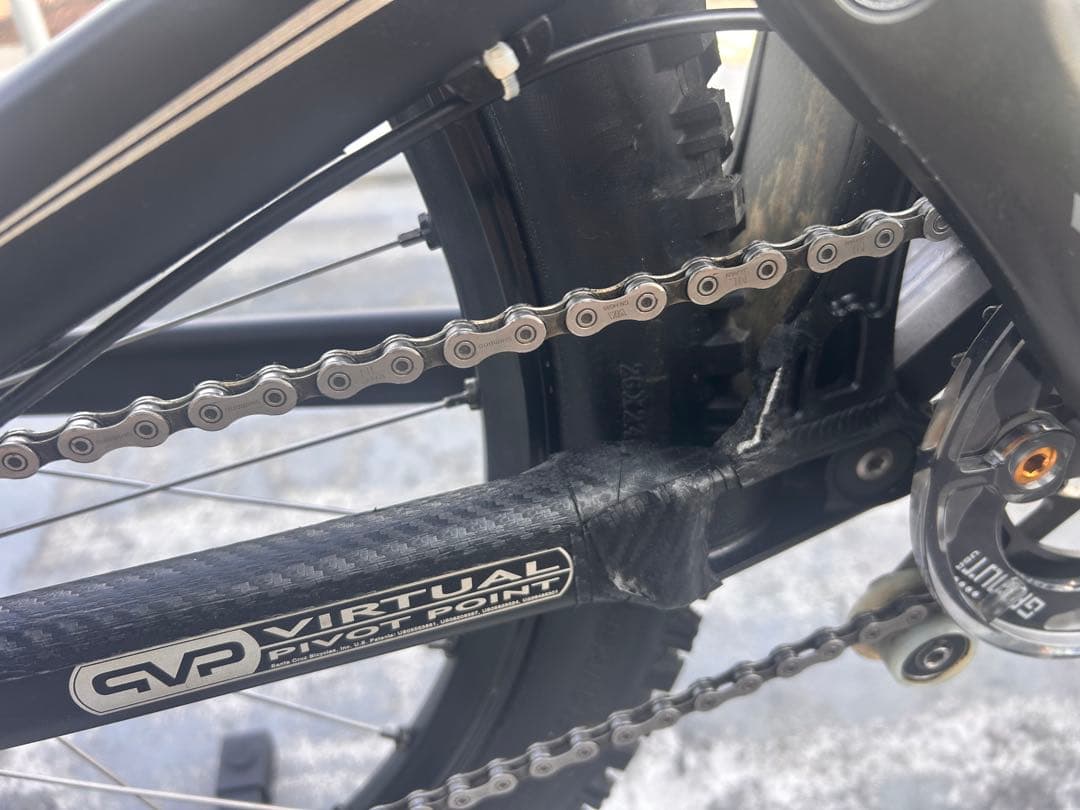 SantaCruz V10 アルミフレーム / サイズM