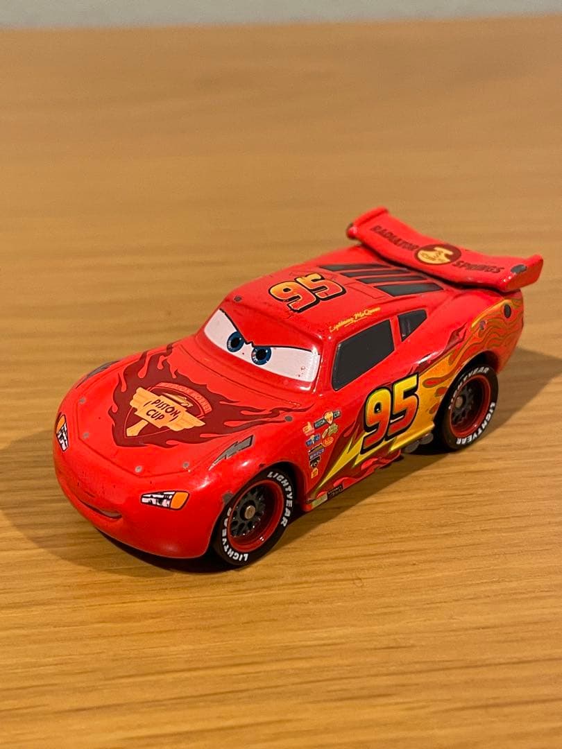 カーズ　トミカ　マックウィーン　RSタイプ　2011モデル　非売品　レア　希少