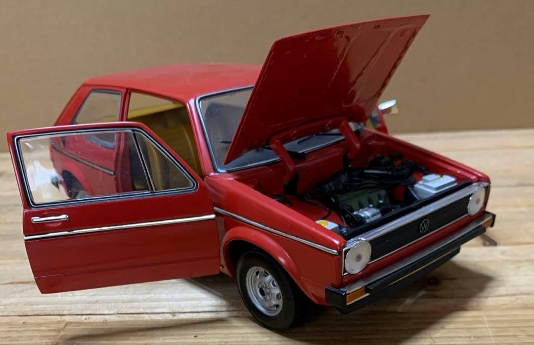 ミニカー　1/18　VW　フォルクスワーゲン　ゴルフⅠ　LS 　レッド