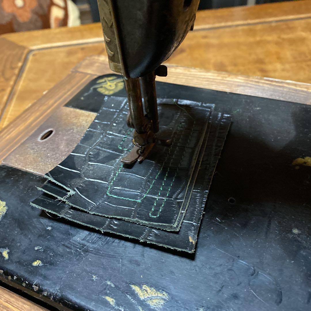 アンティークのミシン