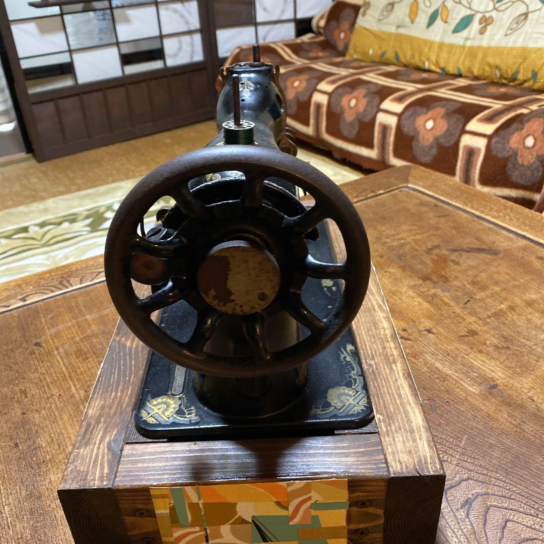 アンティークのミシン