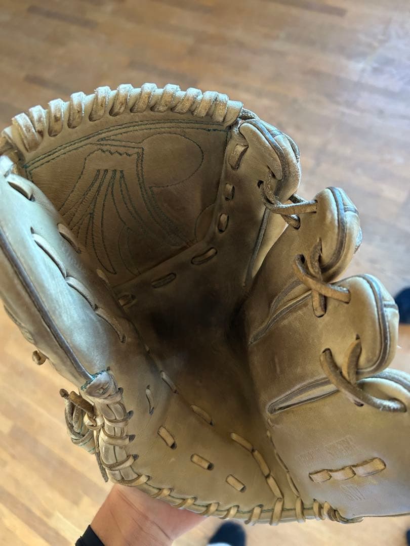 硬式野球グローブ　投手用