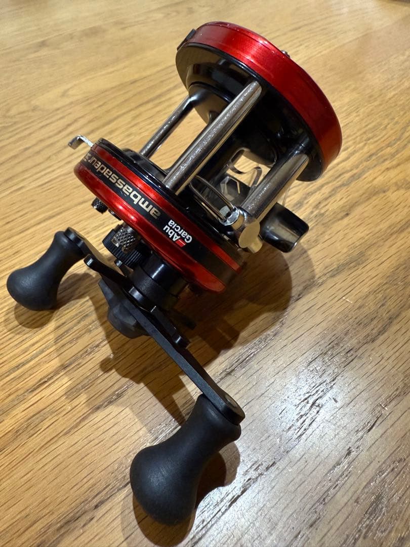 アブガルシア Ambassadeur 5000B ベイトリール（レッド）