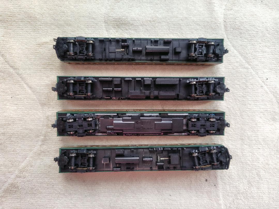 KATO(カトー)10-895 111系0番台湘南色4両付属編成セット※外箱違い