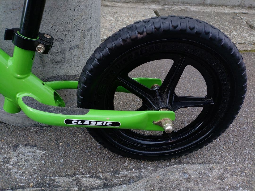 極美品STRIDER12 CLASSIC ストライダー バランスバイク グリーン