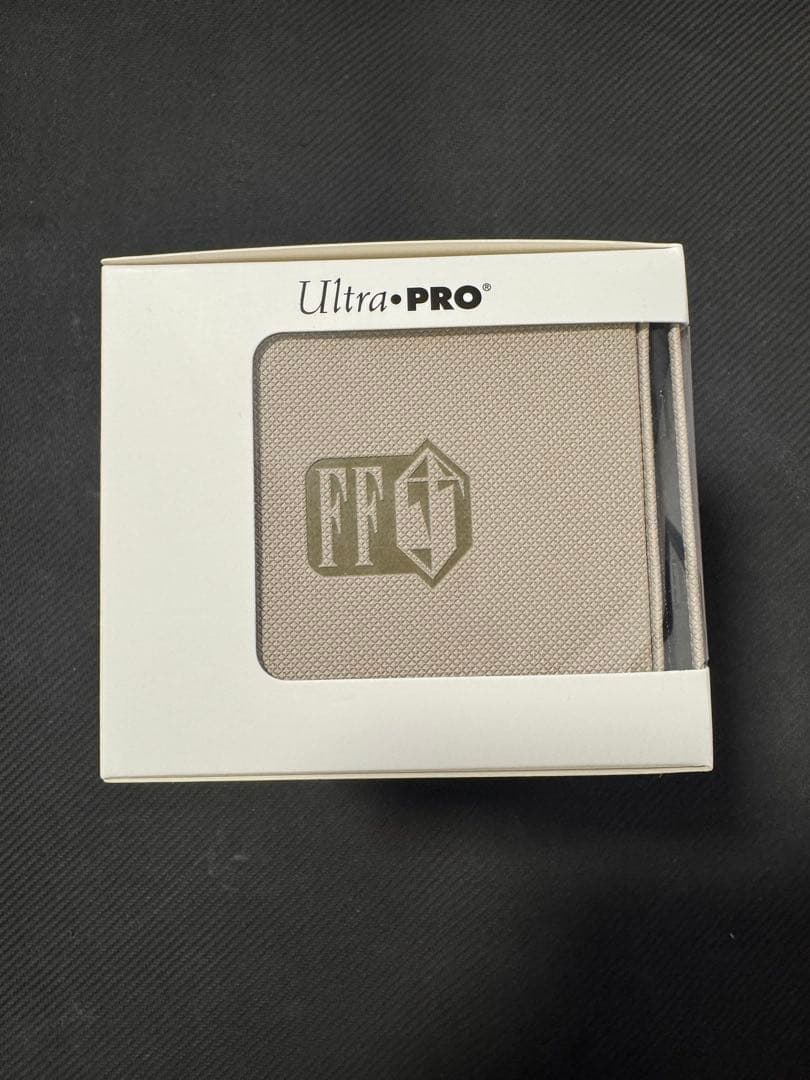mtg ウルトラプロ　FF クラウド　デッキケース