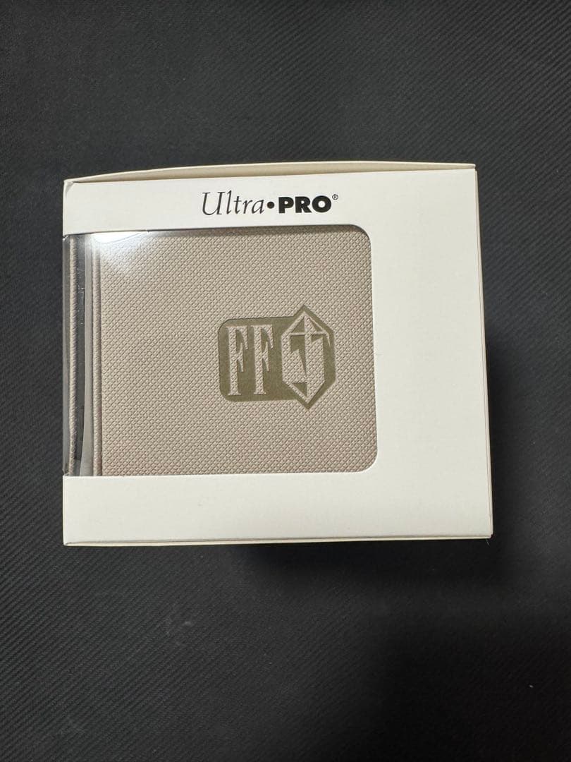 mtg ウルトラプロ　FF クラウド　デッキケース