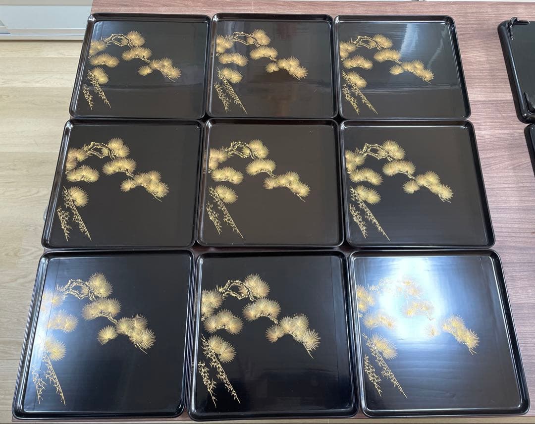 【現状品】輪島塗 漆器 黒 足付き膳 御膳 金彩 松 18客 レトロ 割烹屋