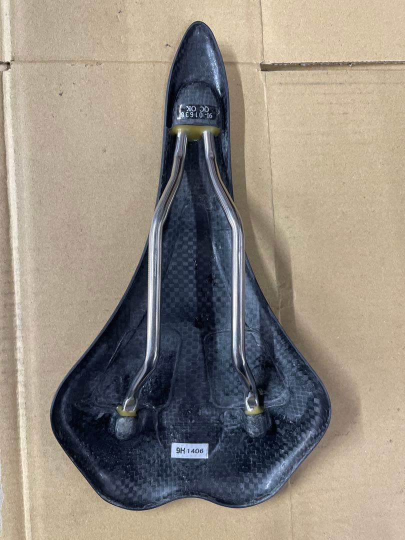 BOMA カーボンサドル