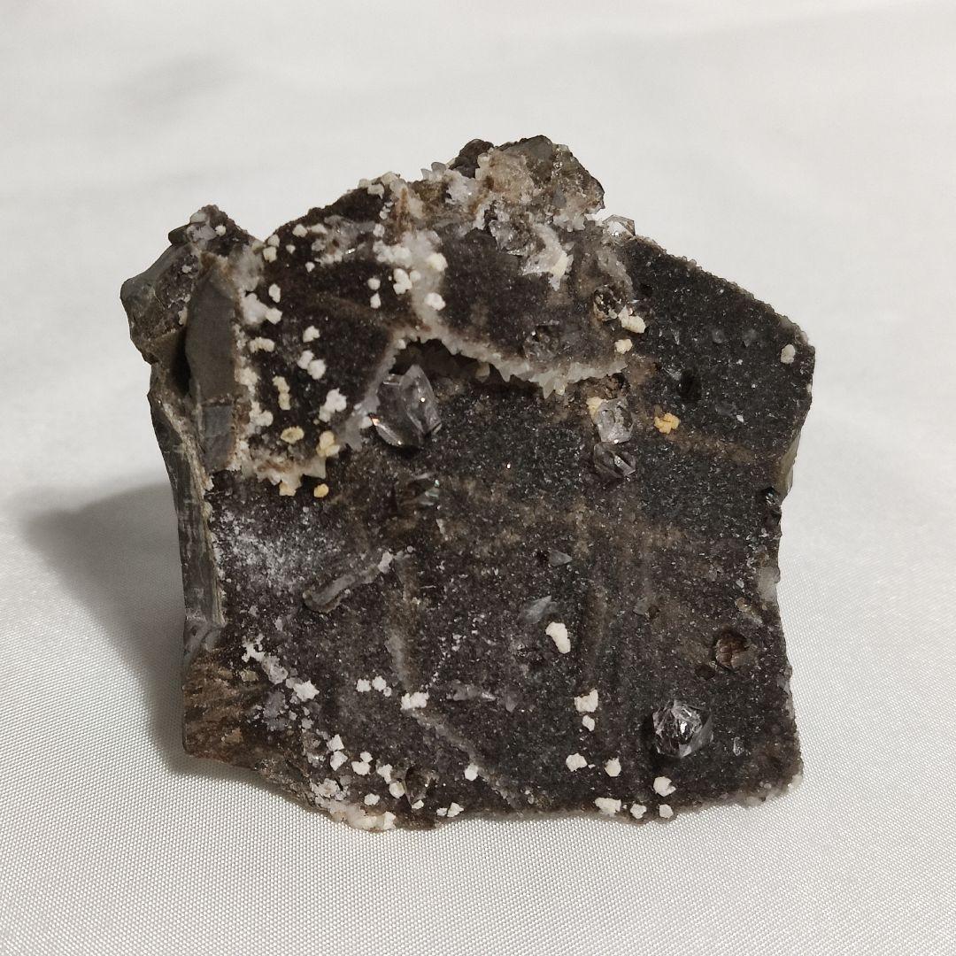 パワーストーン　天然石　原石　ミラボーダイアモンドクォーツ　133g　No641