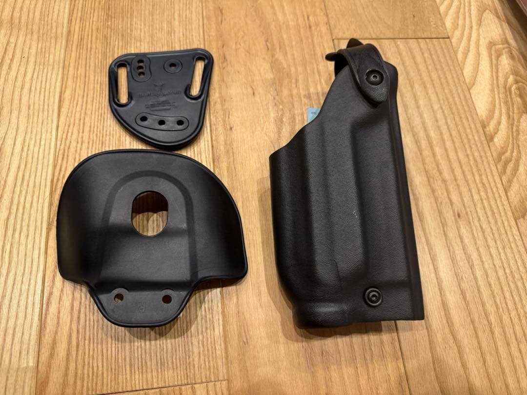 HND008【実物】SAFARILAND ホルスター