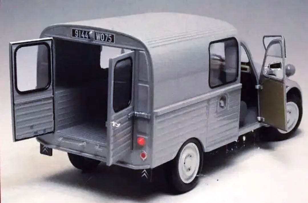 絶版 エブロ/タミヤ 1/24 シトロエン 2CV フルゴネット Ebbro