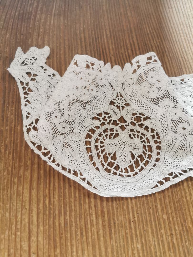 アンティークイタリア カントゥー＆ミラネーゼミックスボビンレース 付け襟クロス