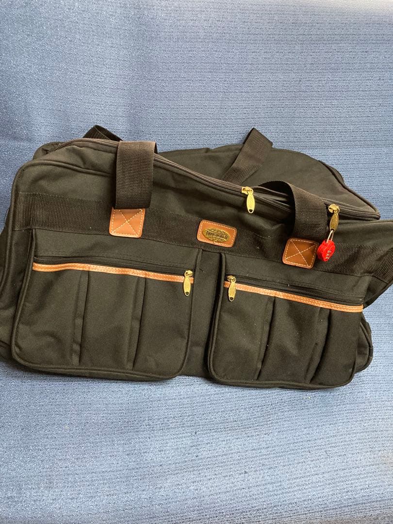 キャリーバック　トランスワールド　旅行　大きい　カバン　黒 耐久性　ビジネス