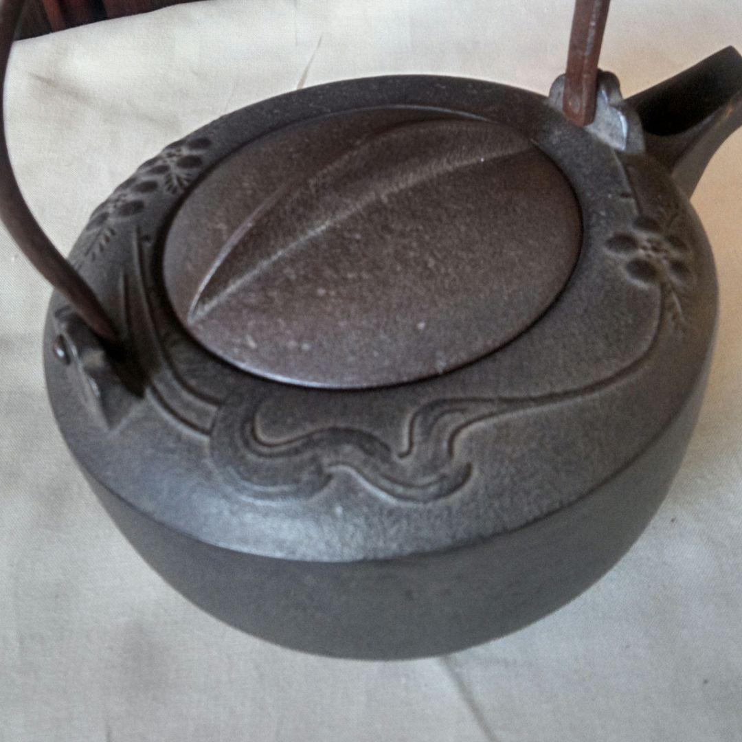 釜師　人間国宝　高橋敬典・鉄瓶 銚子・梅紋　陶器替蓋付 未使用箱付