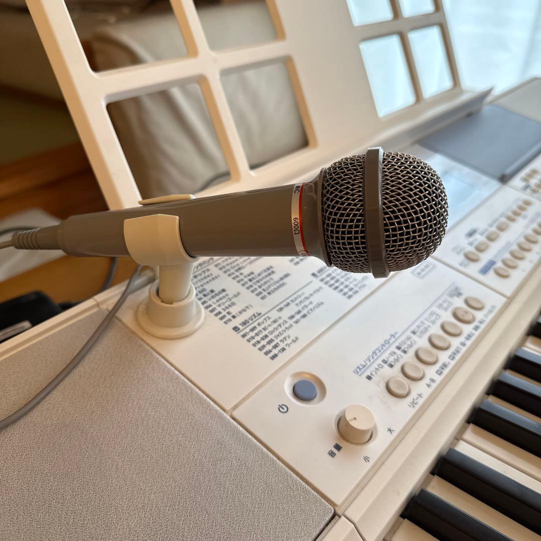 CASIO 電子ピアノ　LK-515 ヒカリナビゲーション　卓置き