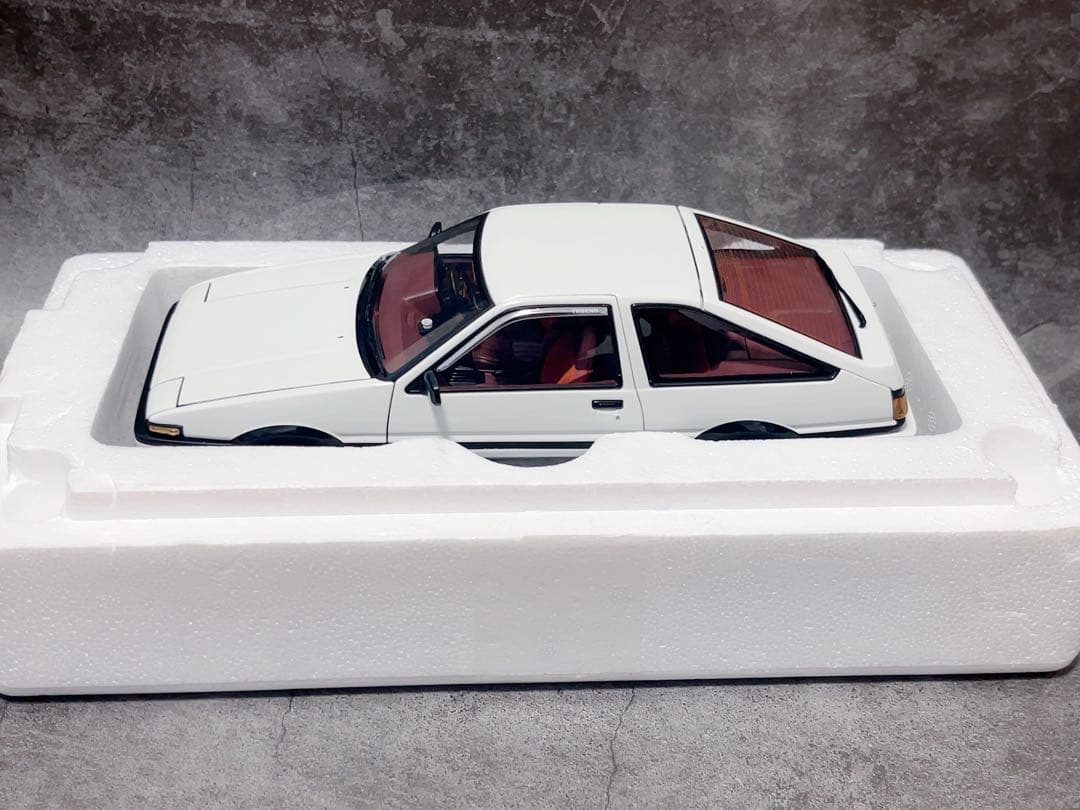 1/18 AUTOart オートアート トヨタ スプリンター トレノ AE86