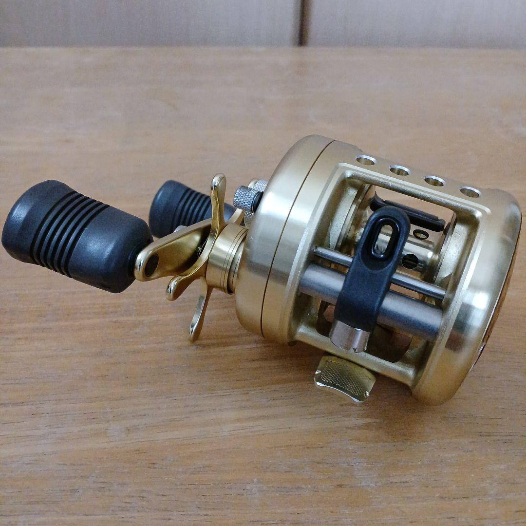 SHIMANO CALCUTTA 100XT ベイトリール　ゴールド　シマノ