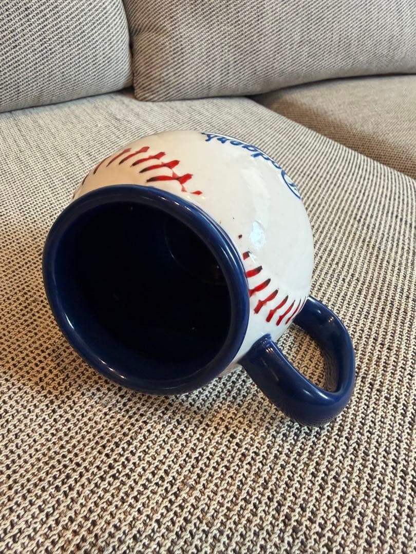 【現地購入】ドジャース、ジャイアンツ 野球ボール型マグカップセット