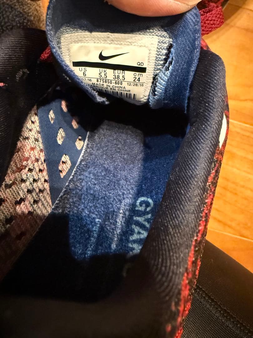 新品同様ナイキNike Gyakusou ランニングシューズ　レッド　24センチ