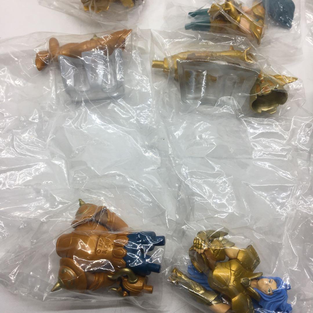 聖闘士星矢　集いし、黄金聖闘士編　ガチャガチャ　フィギュア