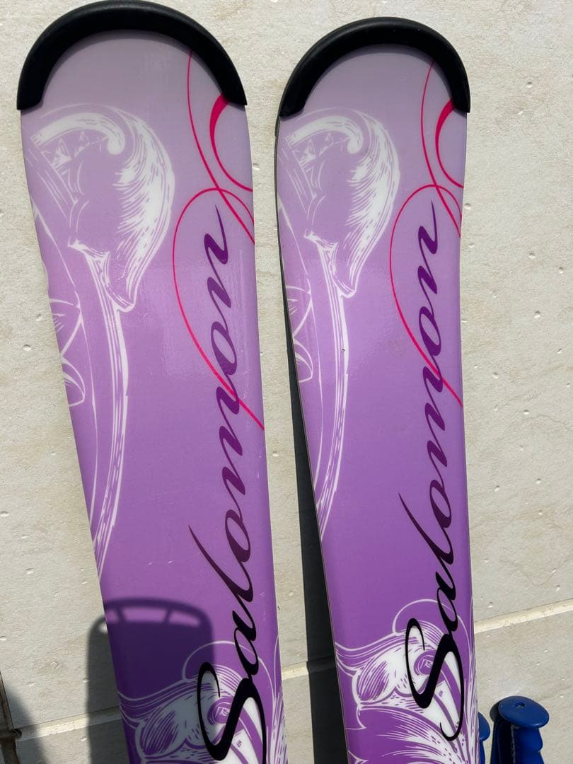 使用回数少なめ　SALOMON 145cmスキーセット　女性、高学年、中学生