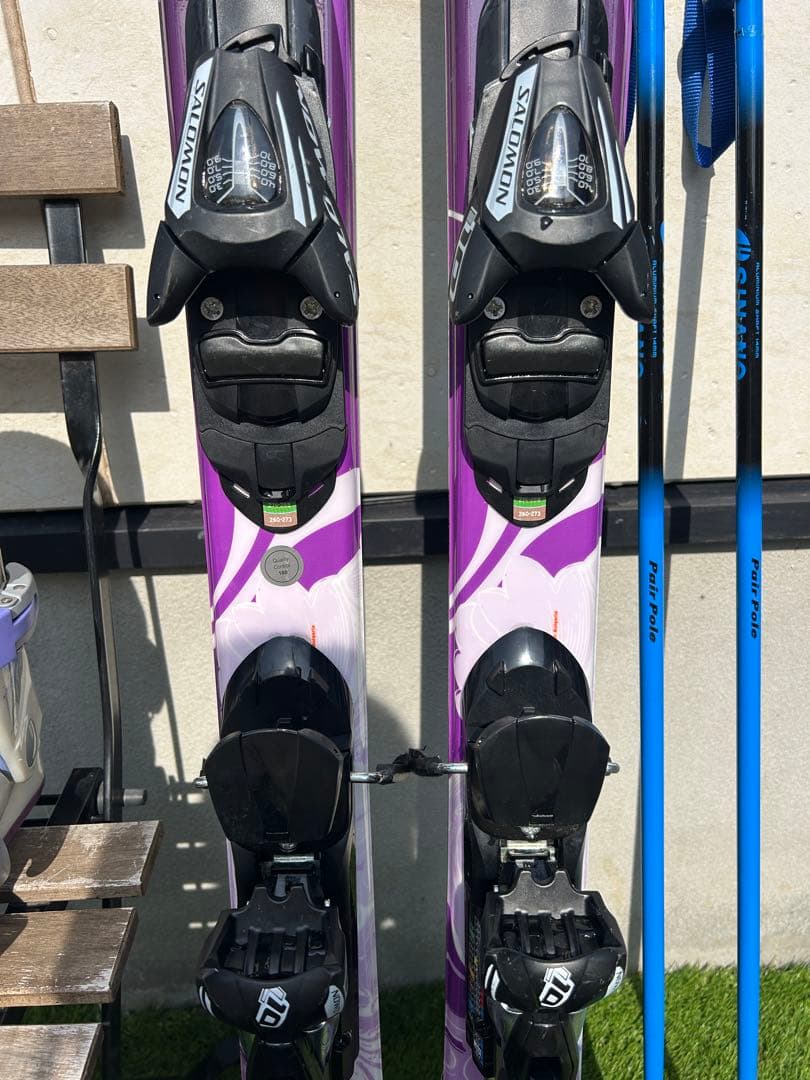 使用回数少なめ　SALOMON 145cmスキーセット　女性、高学年、中学生