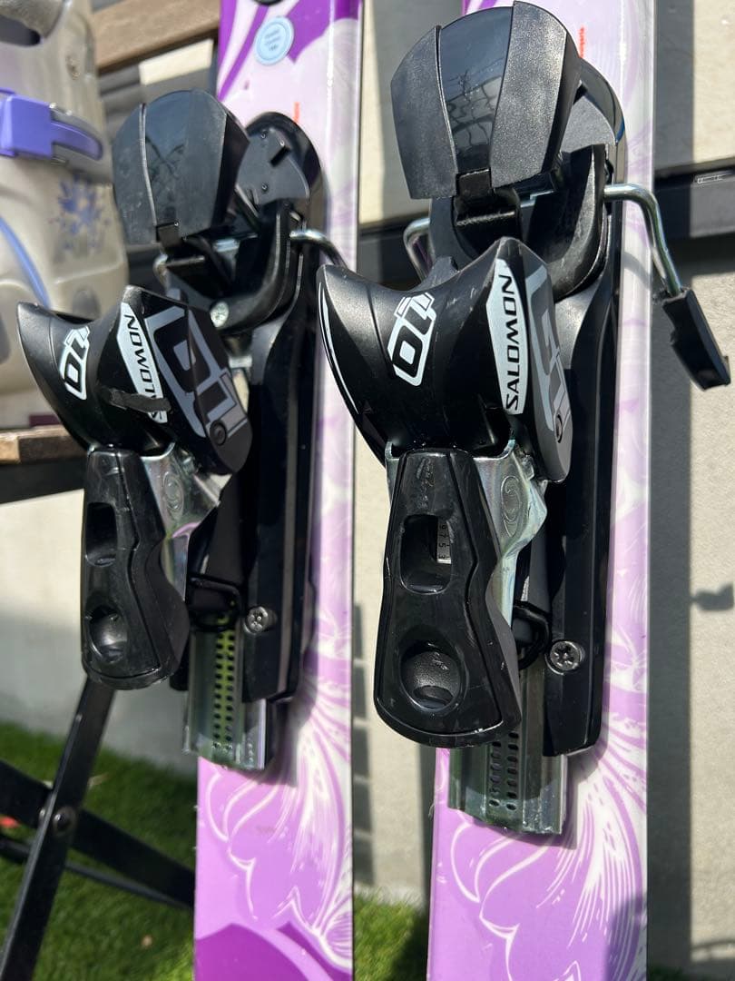 使用回数少なめ　SALOMON 145cmスキーセット　女性、高学年、中学生