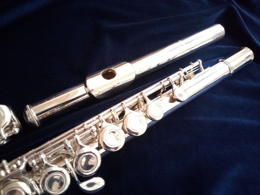 ♦ほぼ未使用♦後期モデル‼️頭部管銀製♦ヤマハフルート YFL311♦超美品
