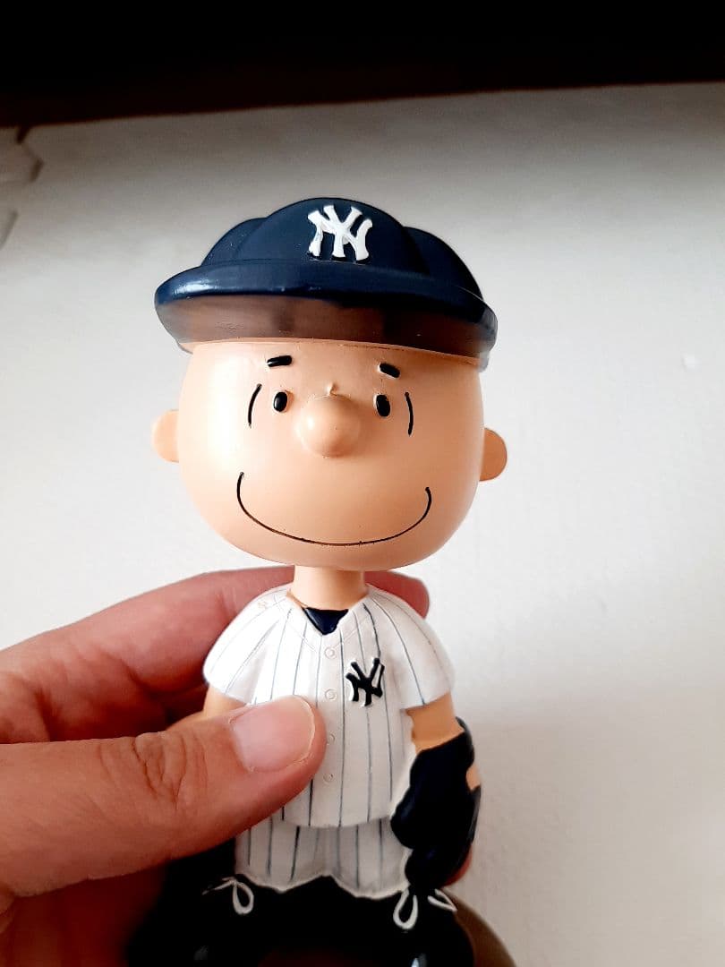 チャーリーブラウン　ボブルヘッド　ヤンキース　フィギュア　2013